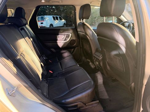 Used 2017 Land Rover Discovery Sport HSE image 24