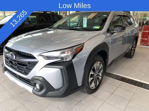 Certified 2025 Subaru Outback Limited AWD/4WD image 2