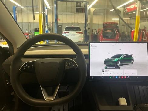 Used 2024 Tesla Model 3 Standard Range RWD image 18