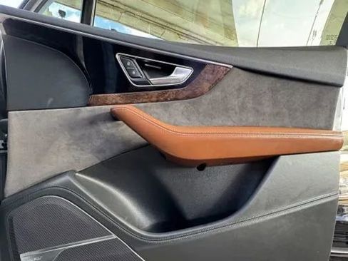 Used 2018 Audi Q7 3.0T Prestige image 22