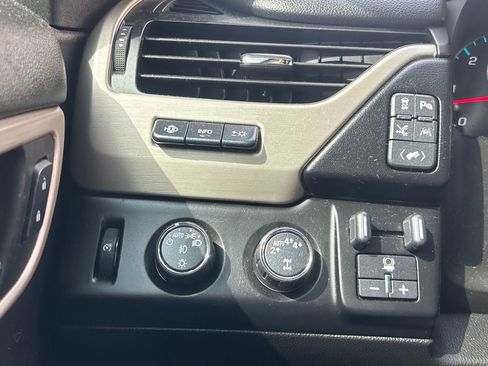 Used 2017 GMC Yukon Denali image 21