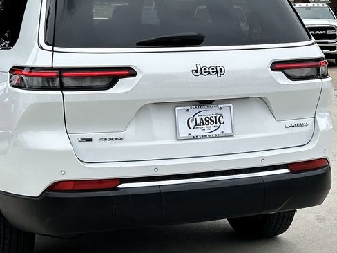 Used 2023 Jeep Grand Cherokee L Laredo w/ Luxury Tech Group I AWD/4WD image 6