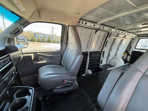Used 2019 Chevrolet Express 2500 Extended w/ Driver Convenience Package image 18
