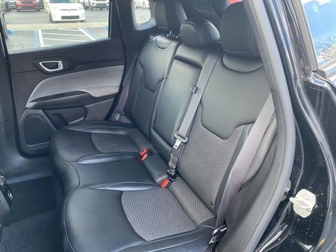 Used 2024 Jeep Compass Latitude image 24