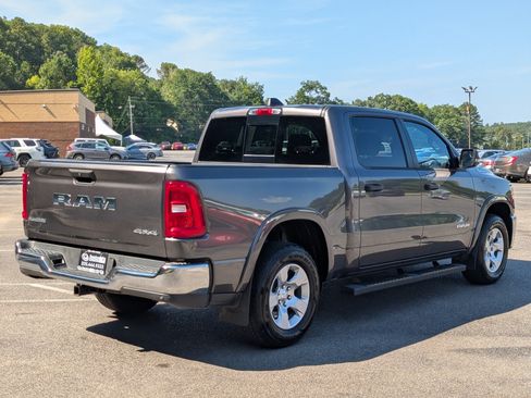 Used 2025 RAM 1500 Big Horn AWD/4WD image 9