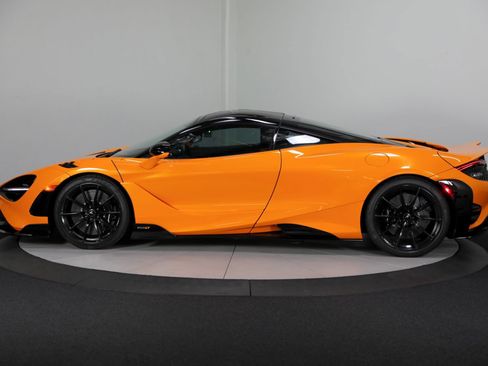 Used 2021 McLaren 765LT RWD image 8