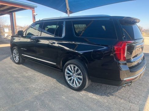 Used 2024 GMC Yukon XL Denali w/ Denali Reserve Package image 6