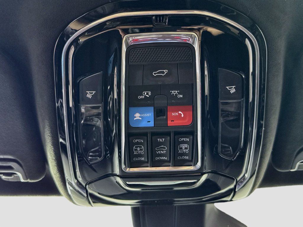 Used 2023 Jeep Grand Wagoneer Series II AWD/4WD image 24
