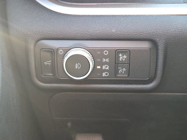 Used 2021 Ford Explorer XLT w/ Equipment Group 202A AWD/4WD image 28