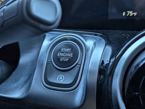 Certified 2021 Mercedes-Benz GLB 250 4MATIC image 17