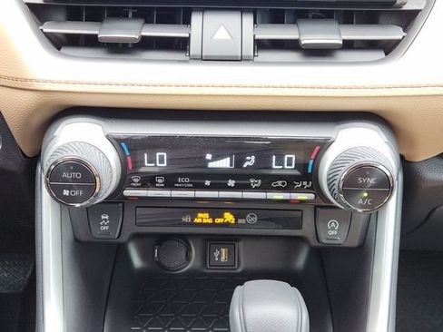 Certified 2025 Toyota RAV4 XLE w/ Convenience Package FWD image 18