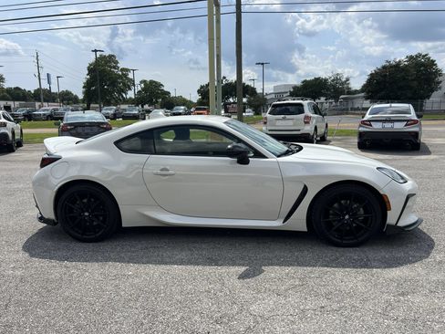 Used 2024 Toyota GR86 Premium RWD image 5