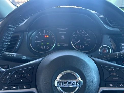 Used 2017 Nissan Rogue SL FWD image 7