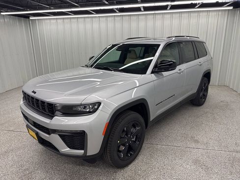 New 2026 Jeep Grand Cherokee L Limited image 2