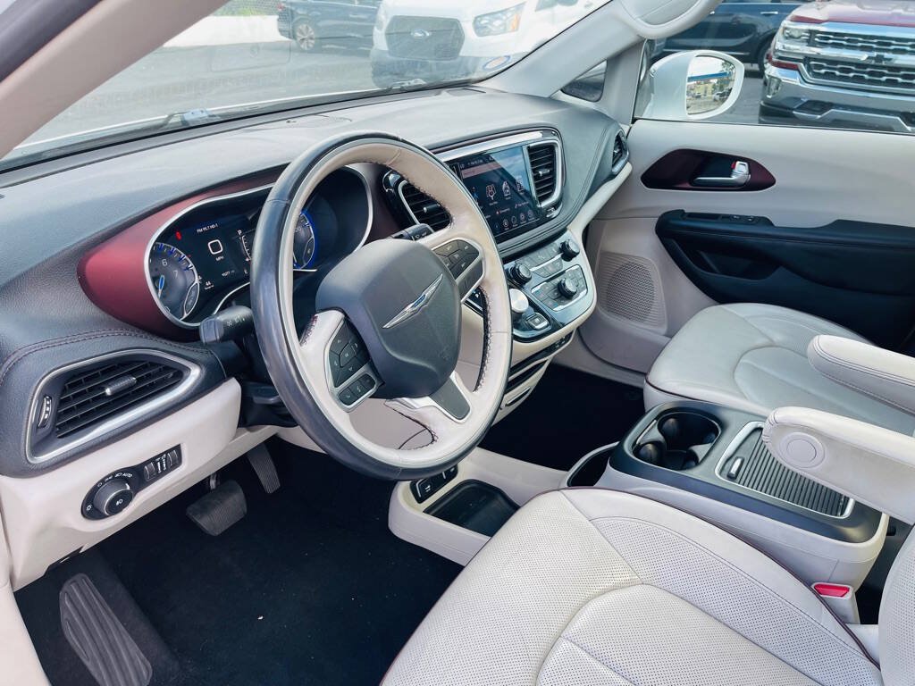 Used 2020 Chrysler Pacifica Limited FWD image 13
