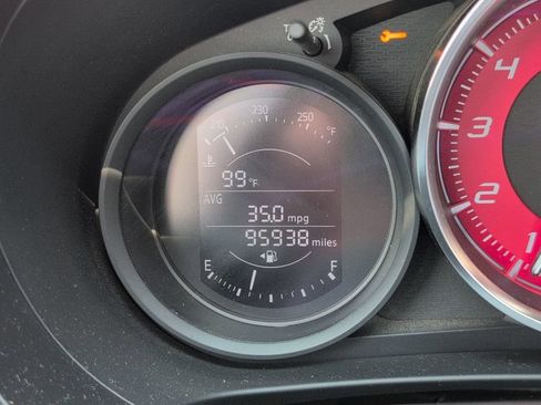 Used 2018 FIAT 124 Spider Abarth RWD image 11