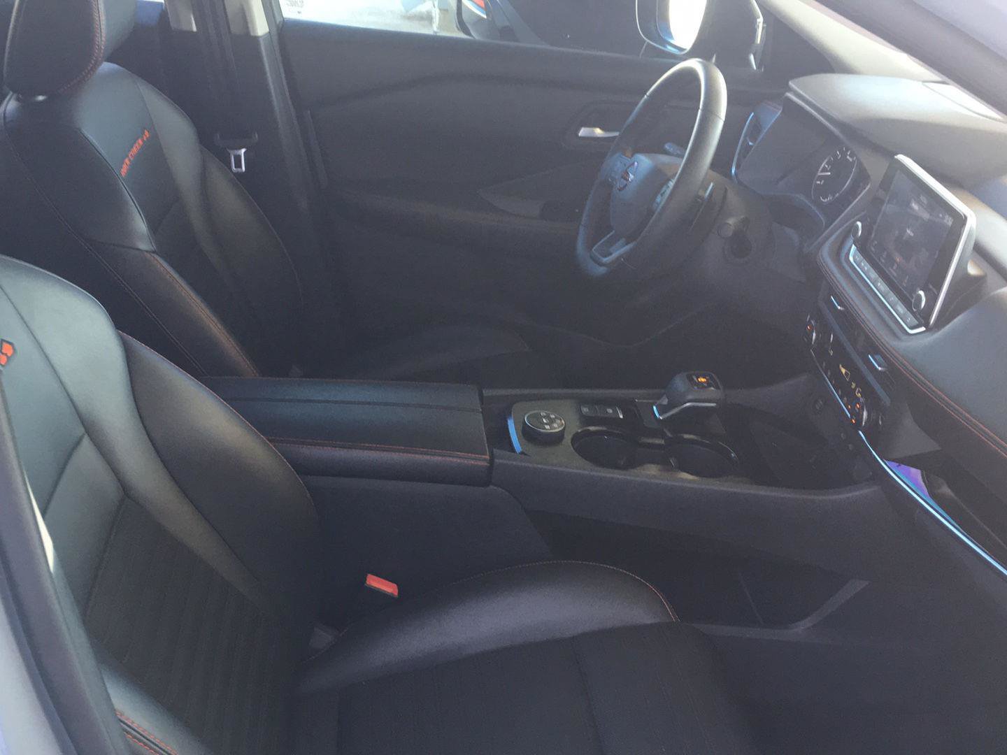 Used 2025 Nissan Rogue SV AWD/4WD image 37