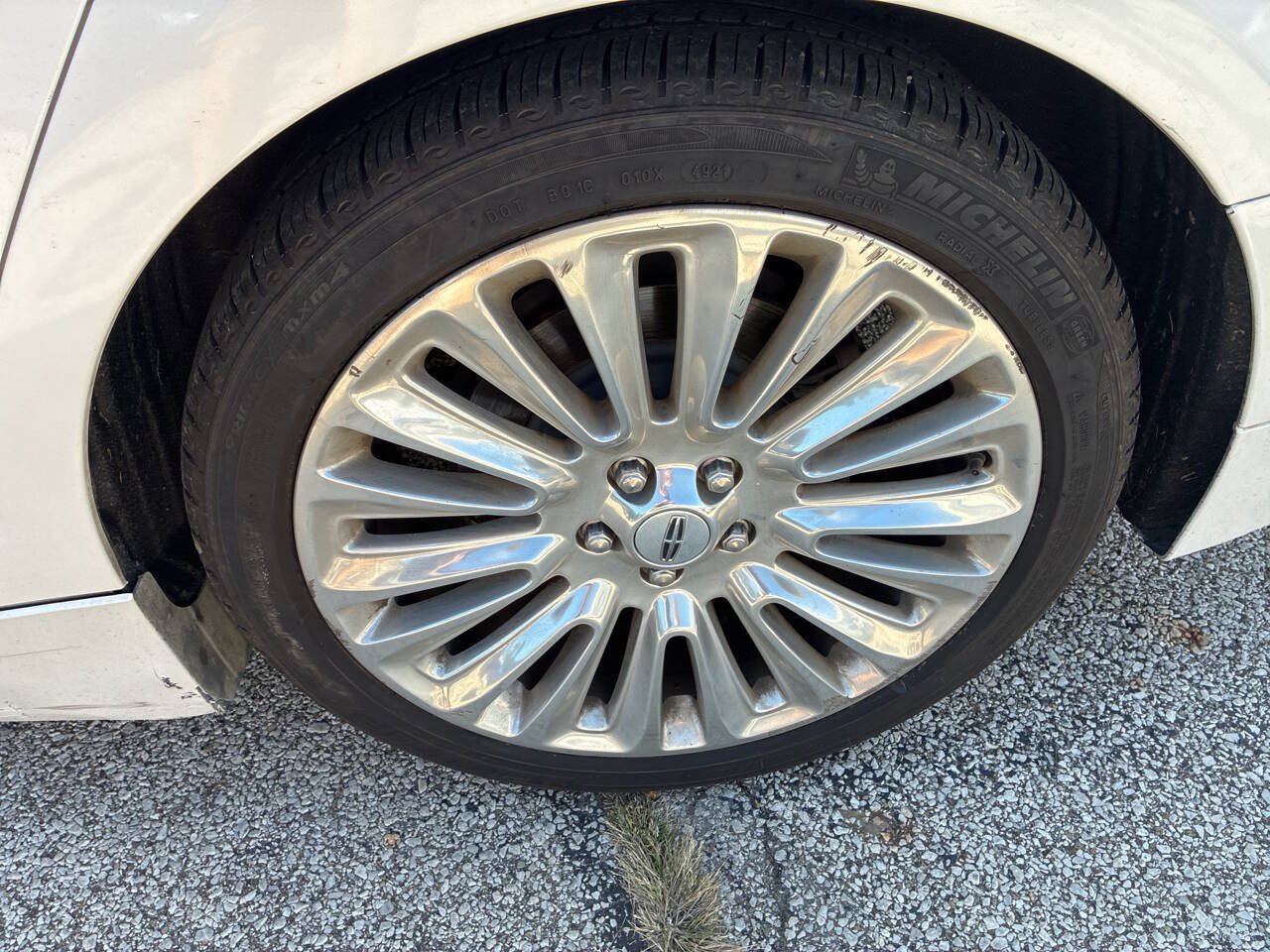 Used 2013 Lincoln MKZ FWD image 25