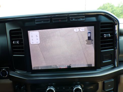 Used 2023 Ford F250 Lariat image 31