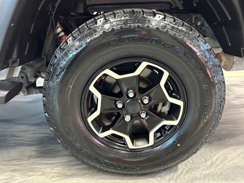 Used 2020 Jeep Gladiator Rubicon w/ Dual Top Group image 24