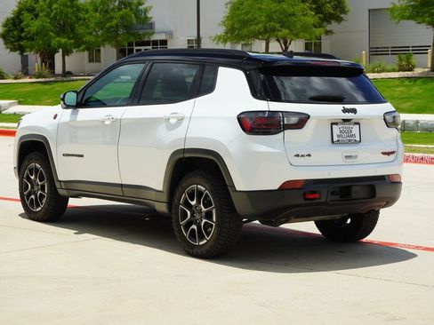 Used 2025 Jeep Compass Trailhawk w/ Trailhawk Elite Group AWD/4WD image 3