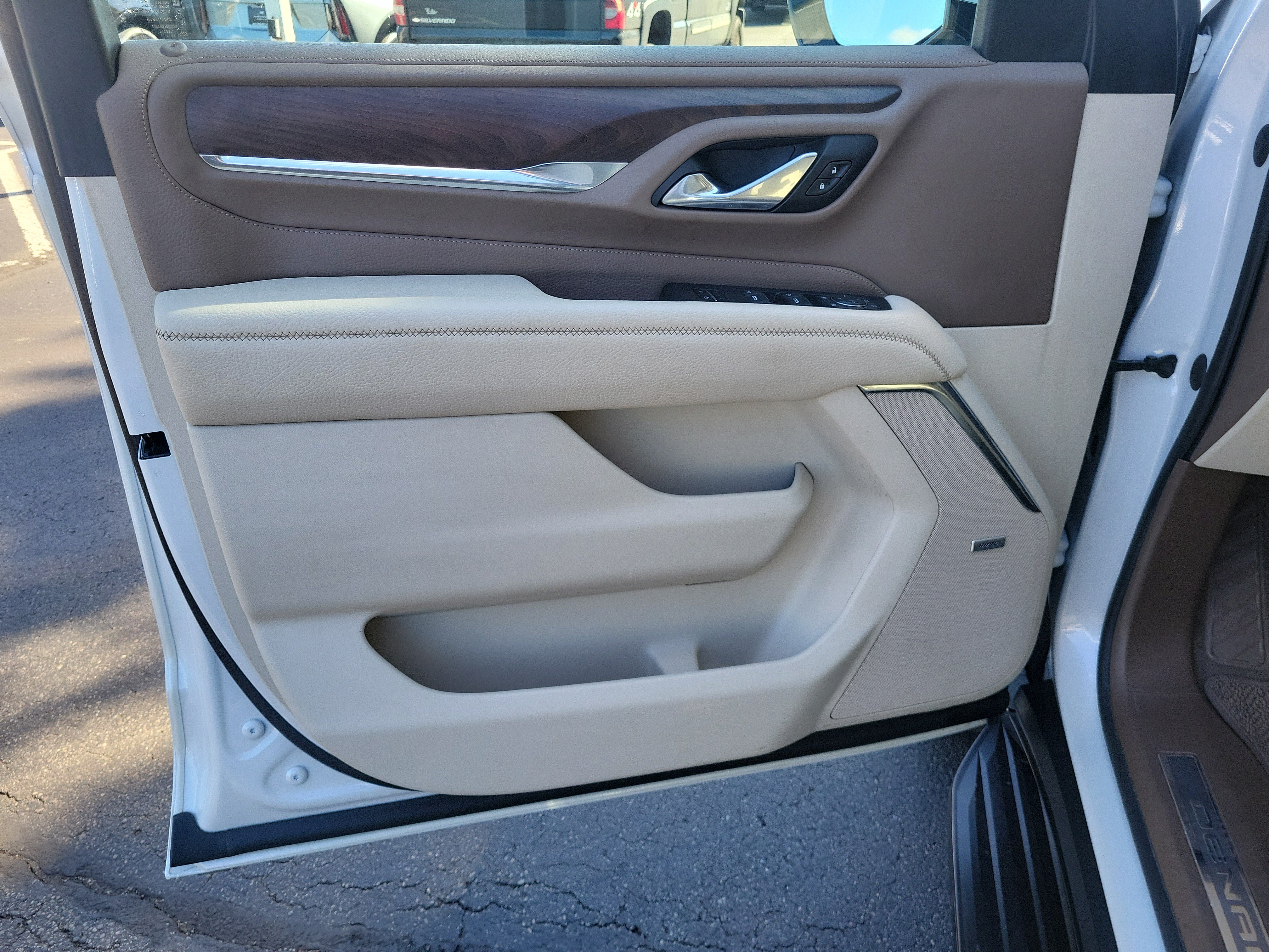 Used 2022 GMC Yukon XL Denali AWD/4WD image 19