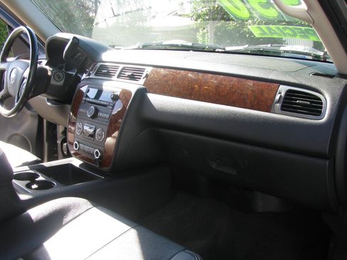Used 2007 Chevrolet Tahoe LT w/ 1LT Special Edition AWD/4WD image 15
