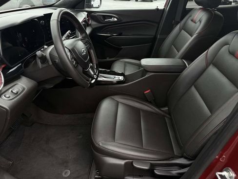 Used 2025 Chevrolet Trax RS w/ Driver Confidence Package image 24