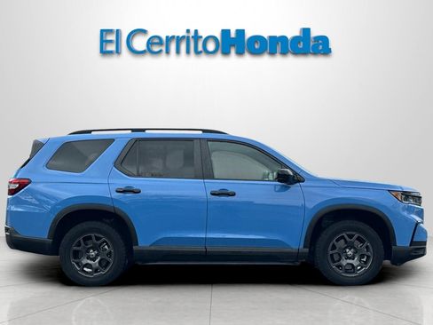 Certified 2024 Honda Pilot TrailSport image 2