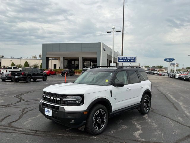 Used 2025 Ford Bronco Sport Outer Banks AWD/4WD image 9