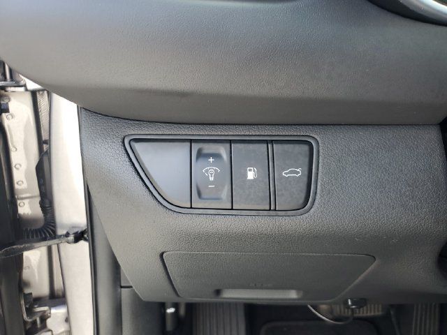 Used 2022 Genesis G70 2.0T RWD image 34