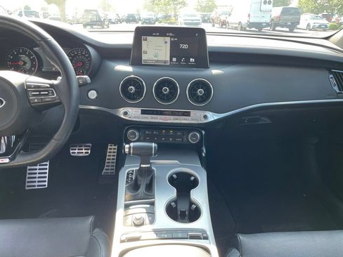 Used 2018 Kia Stinger GT1 AWD/4WD image 12