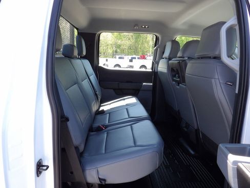 Used 2024 Ford F550 2WD Crew Cab Super Duty image 36