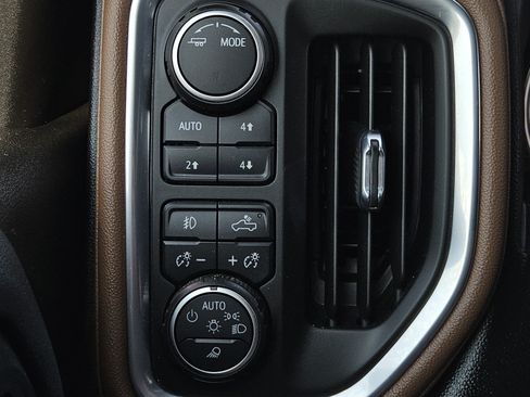 Used 2022 Chevrolet Silverado 3500 High Country w/ Safety Package II AWD/4WD image 19