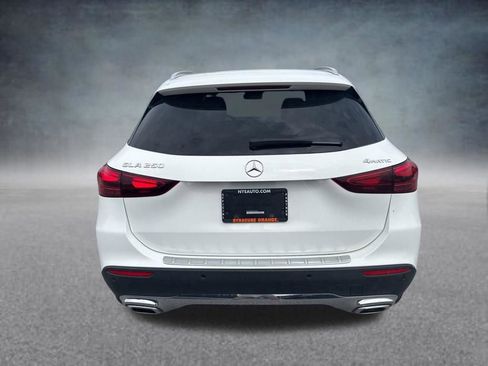 Used 2025 Mercedes-Benz GLA 250 4MATIC image 4