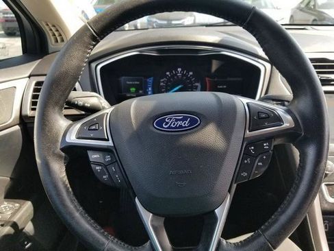 Used 2019 Ford Fusion SEL FWD image 23