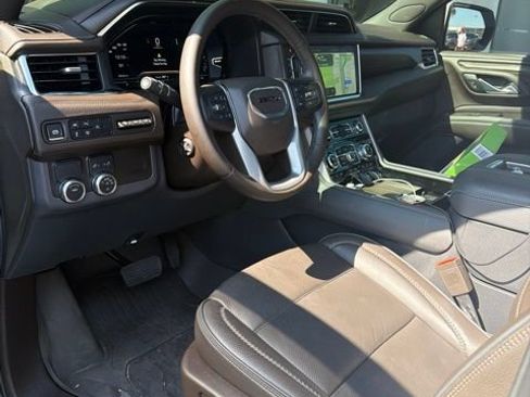 Used 2024 GMC Yukon Denali RWD image 8