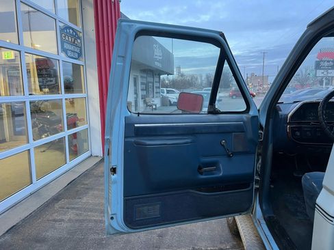 Used 1987 Ford F250 4x4 Regular Cab image 8