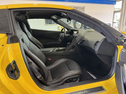Used 2016 Chevrolet Corvette Z06 w/ 3LZ Preferred Equipment Group RWD image 11