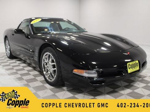 Used 2001 Chevrolet Corvette Coupe w/ Preferred Equipment Group1 RWD image 1