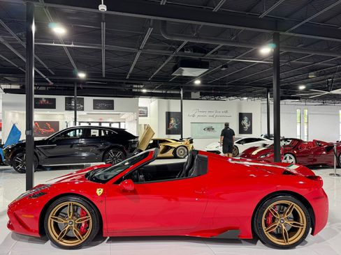 Used 2015 Ferrari 458 Speciale A image 4