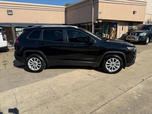 Used 2020 Jeep Cherokee Latitude image 4