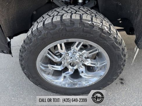 Used 2024 GMC Sierra 3500 AT4 w/ AT4 Premium Plus Package image 9