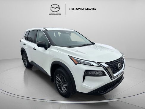 Used 2021 Nissan Rogue S image 1