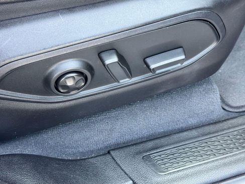 Used 2023 Jeep Grand Cherokee L Limited w/ Black Appearance Package image 16