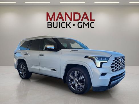 Used 2024 Toyota Sequoia Capstone image 4