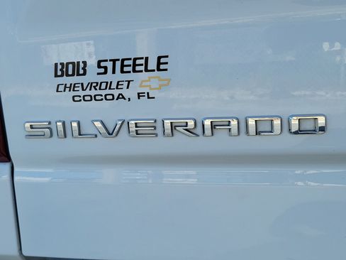 Used 2025 Chevrolet Silverado 1500 LT image 9