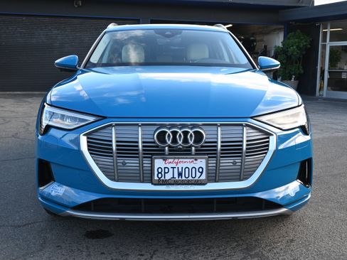 Used 2019 Audi e-tron Premium Plus image 8