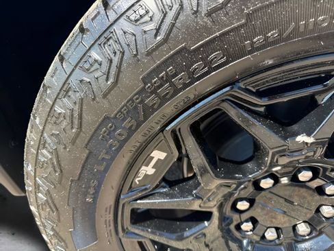 Used 2024 GMC Hummer EV 2X AWD/4WD image 39