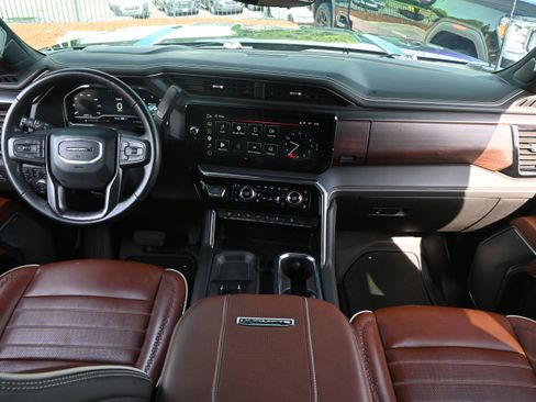 Used 2024 GMC Sierra 2500 Denali Ultimate w/ Max Trailering Package AWD/4WD image 32